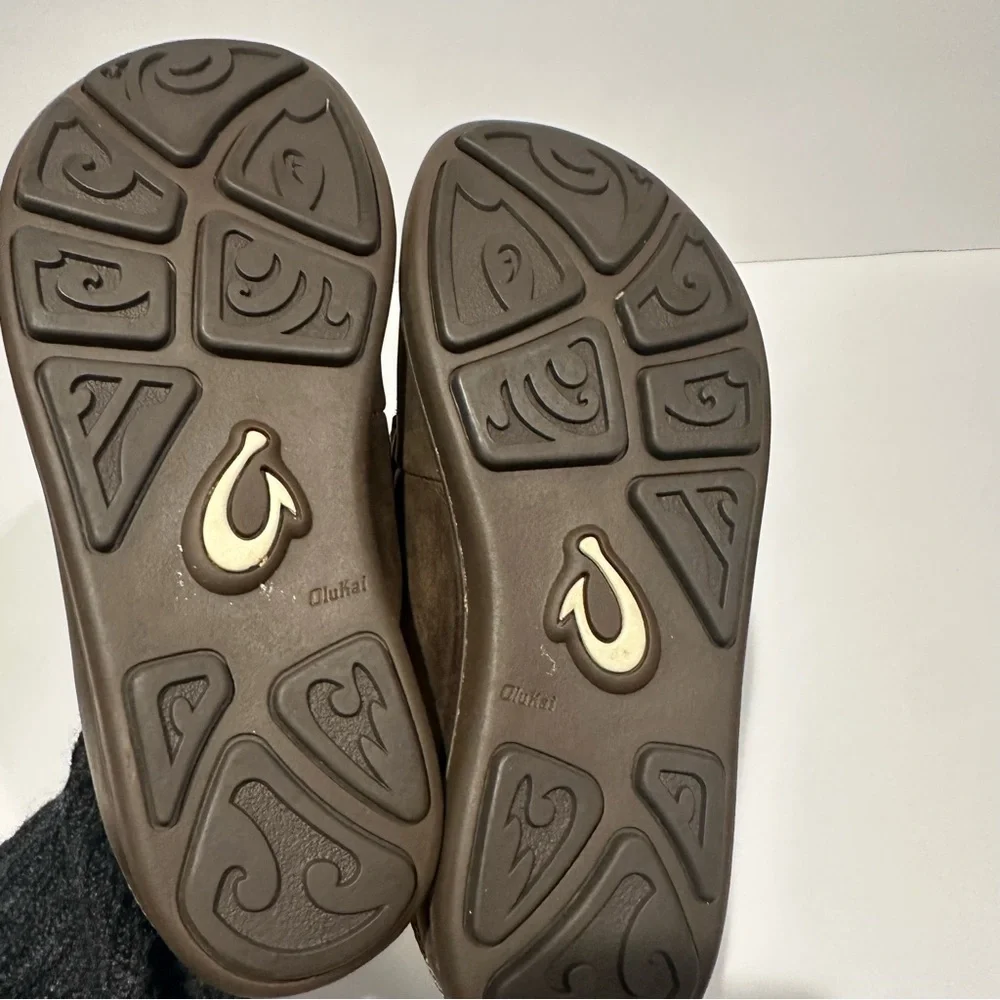 Olukai Moloa Boy's Leather Slip on shoe in a dark wood Color